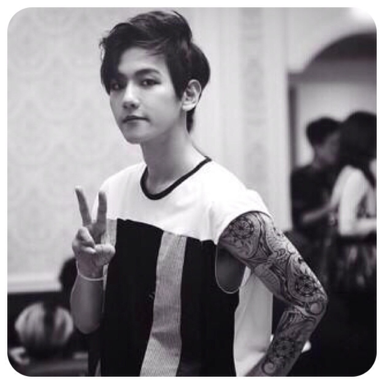 this is a free follow, follow back @baekoppa_ instead!