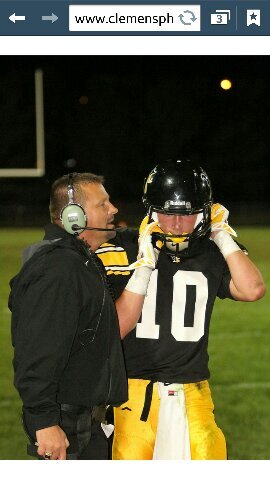 Senior at Vinton-Shellsburg - It takes a big dog to pull the sled #10 (Smoochie Mufasa) #DutchFootball Do you even Republican?