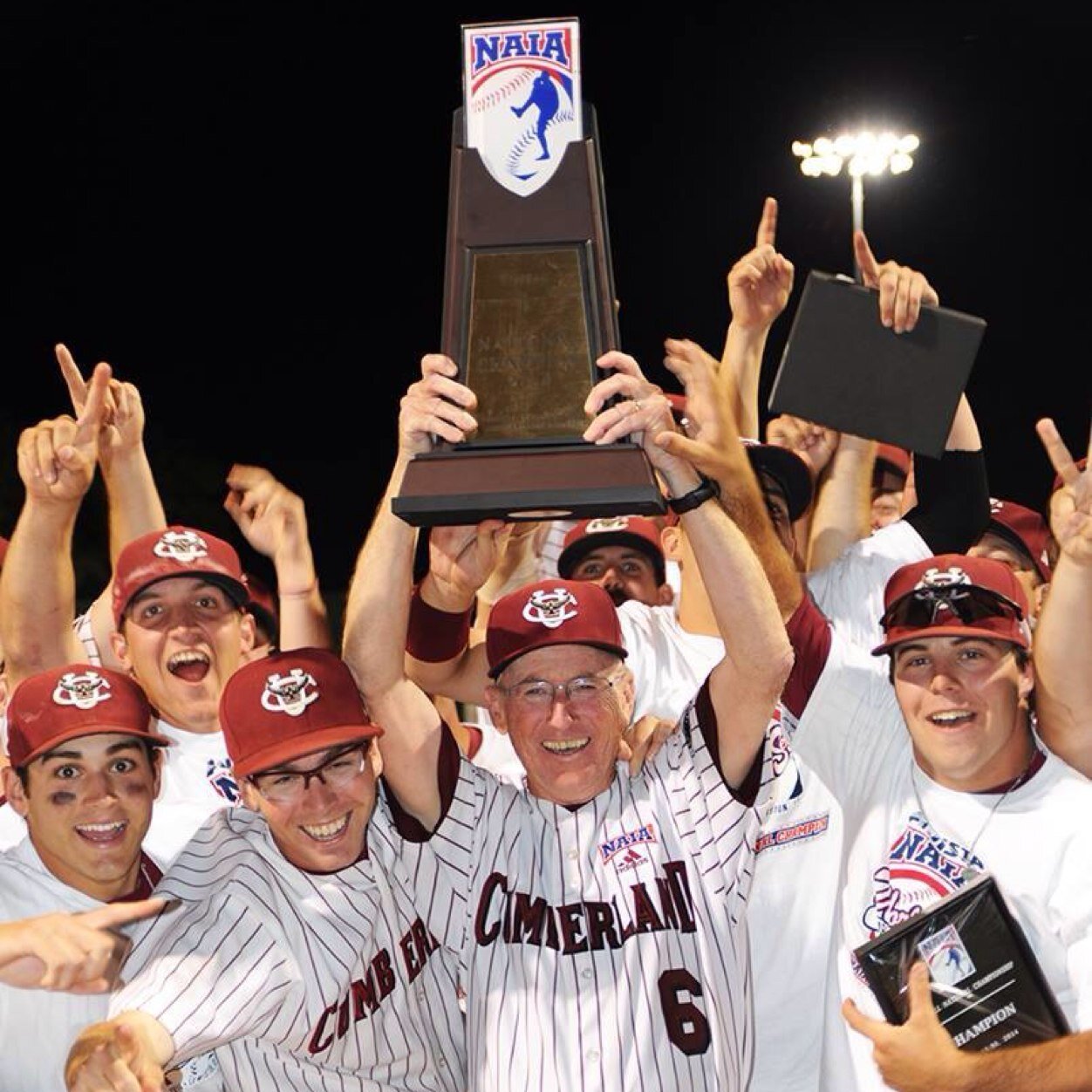 Twitter of the flyest College Baseball Coach in the game. 3 time national champion, all time winningest coach. #ChasingRainbows