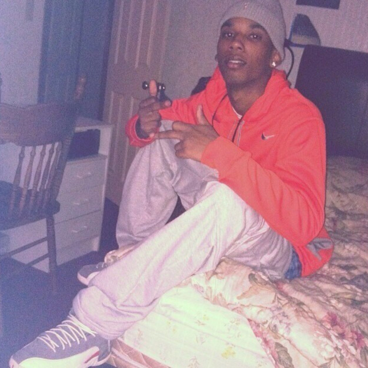 Rapper of the year trapper of the century! ima cool guy so follow an i'll follow back! Rochelle the hood Bentwood the mobb! Pbf the team! Booking/Verses hmu