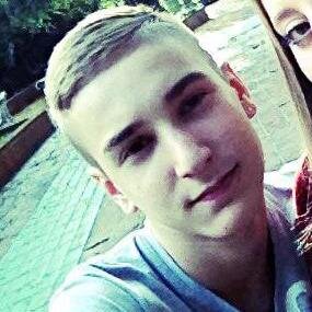 17, praia,  amo meu amor @larissa_tridico ♠