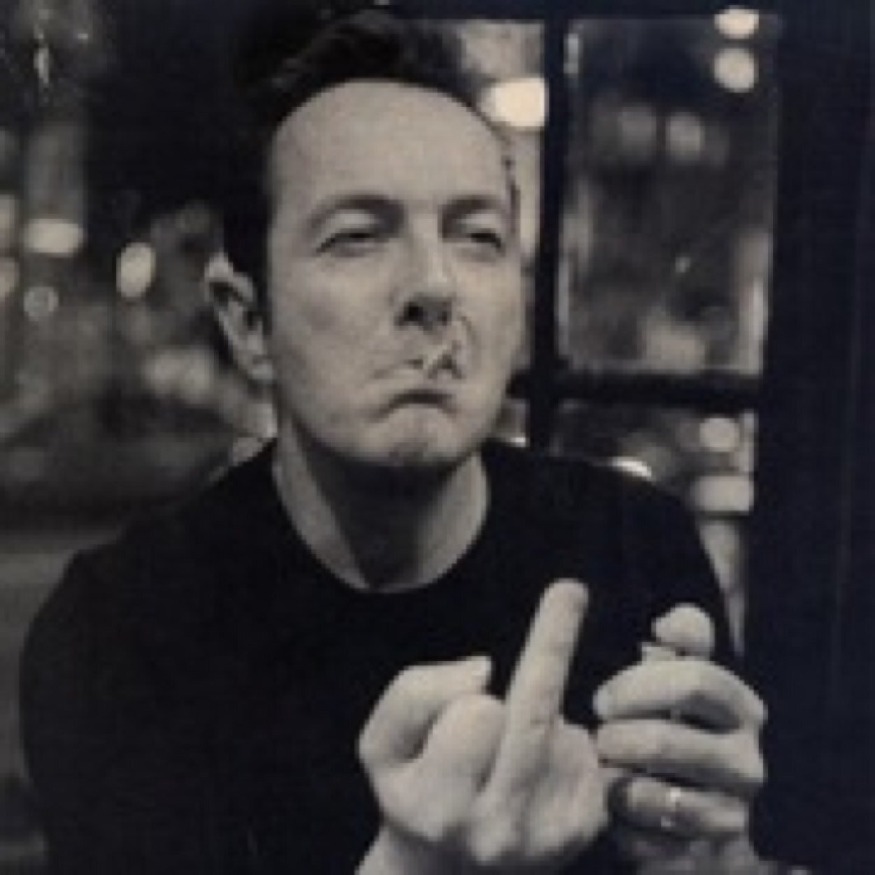ヤーマン! ドラム叩きます٩( 'ω' )و 音楽（レゲエRock、punk),ﾙｰﾂはTheClash!!、sublime,海、山,愛してます