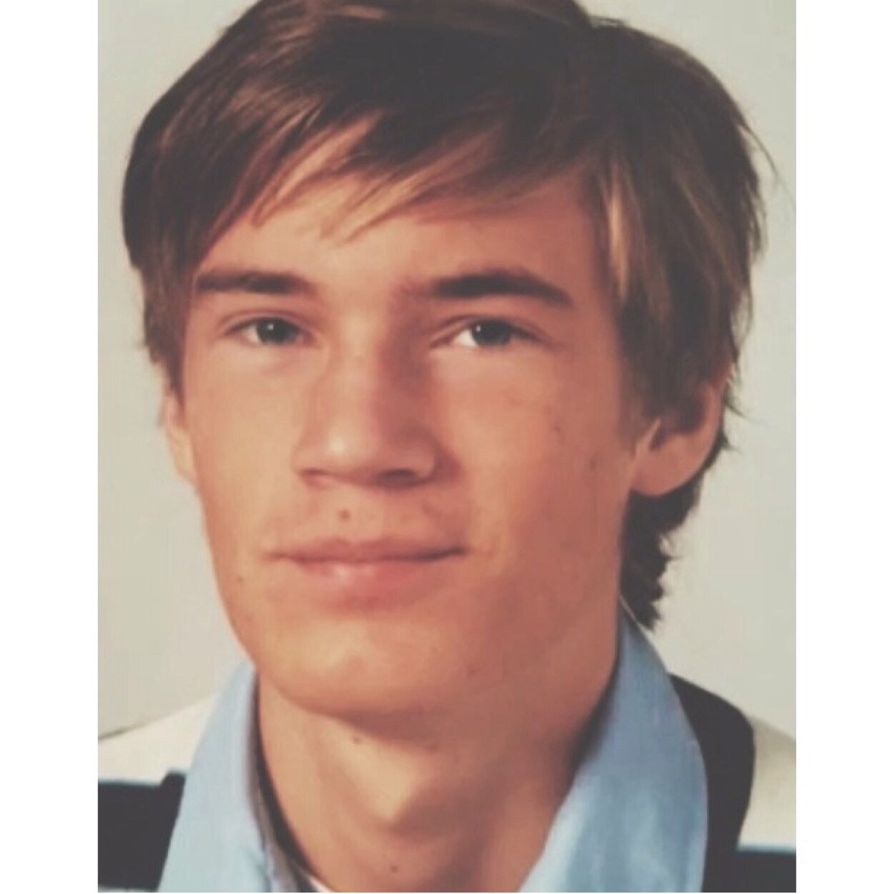 FetusPewdiepie's profile picture. (dont follow this account- fb from pewdiepiefetus) looking for the young @pewdiepie? check out the link! you can submit old pics for the meain here too!