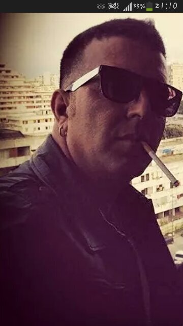 sorrisidifranco's profile picture. ''Il cuore è qui che ti aspetta, la vita non va di fretta.''                                                   @FR_RICCIARDI is my HERO. ☍