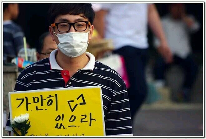 bohemian_wook's profile picture. 감리교신학대학교에서 교수들과 맞짱뜨다 짤림 / 바래미 야학 사무처장으로 상근 / 인천사람연대를 사랑하는 넘 / 사회당 당원이고 싶지만 노동당 당원 / 2008년 11월 11일 양심에 따른 병역거부 선언 후 2009년 4월 22일 구속, 2010년 6월 30일 출소