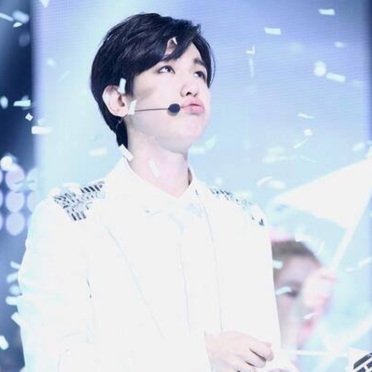 แบคฮยอน ไม่หยิ่งค้าบบบ คิ้วบอย ผมน่ารัก มารักผมเยอะๆนะคับ