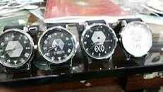 Mendual Jam Tangan EXO dan lain-lain