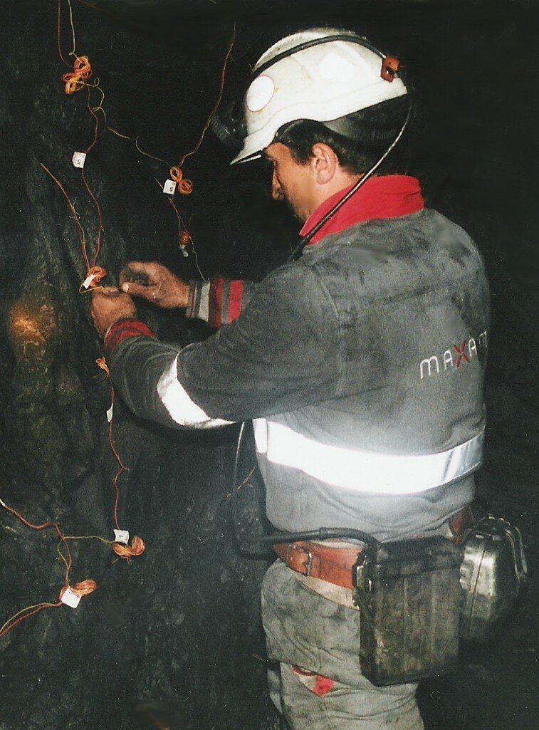 Técnico-comercial graduado en ingeniería de minas (especialista en explosivos) responsable de MAXAM para la minería del norte de España
