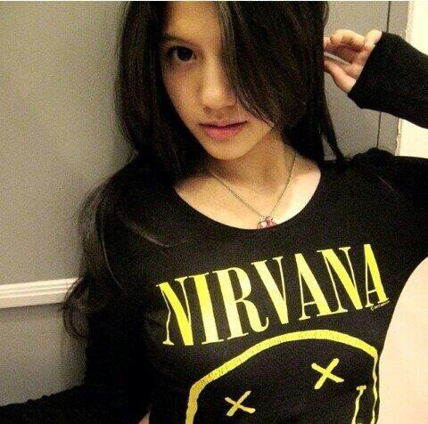 Official Fanbase of VanesaLovers. DON'T ASK FOLLBACK. hatters? hate you. love (@cassandrasleee n @vanesamarsya)♥♥ thanks. {18}. other acc of @Cassandraleeesh