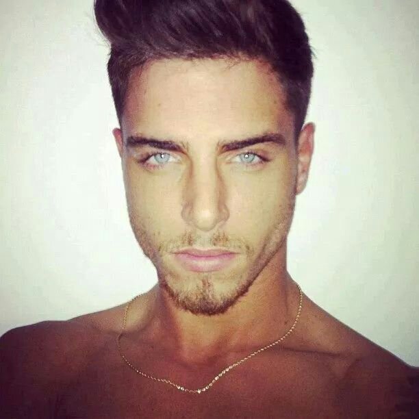 Sam . 22 years old . Need a Bff . Follow me. I follow u back