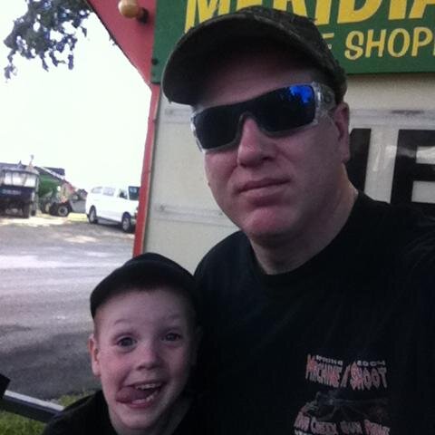 MetalMark70's profile picture. Lives on the edge, and on the edge of Wisconsin!
Musician -guitar/keys) 
Supervisor of Warehouse Operations