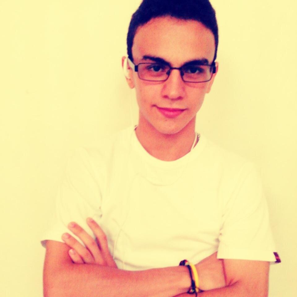 sou flamengo, 17 anos, 3°ano do ensino médio.