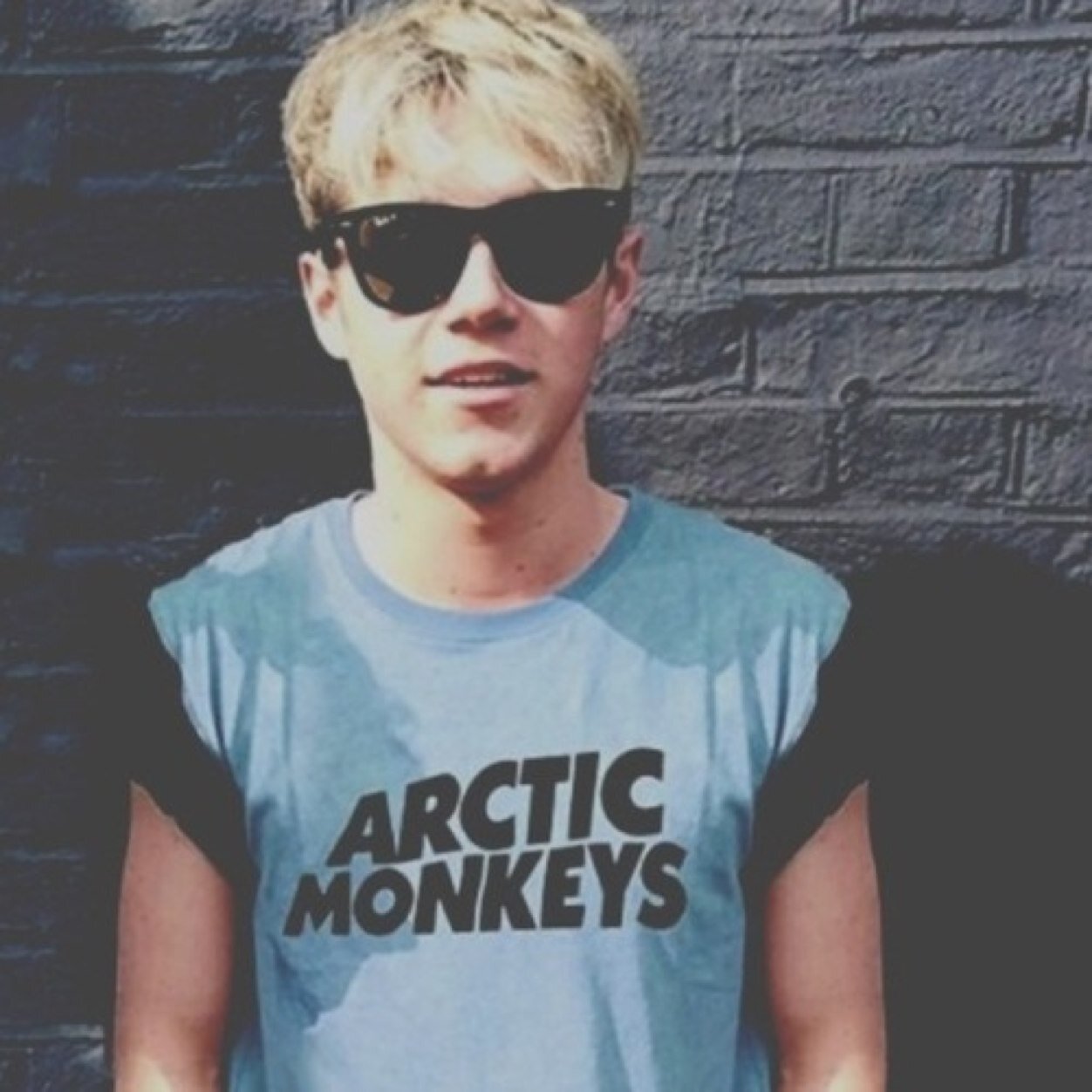 follow @magixzayn