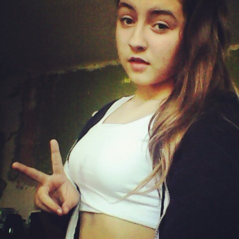 nicole_tyrer's profile picture. shut up and follow me;) i follow back!! oh yeah, Charli&Hannah&Robyn&Chelsea are the best ♥