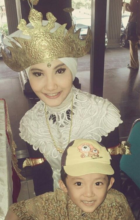 |berat 52kg | tinggi 164cm | lahir 07071994|di universitas muhamadiyah tangerang FKIP Bahasa inggris hobi jalan jalan dan nyanyi |