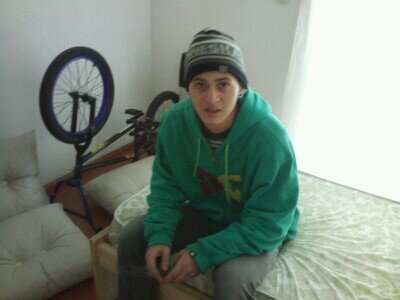 soy una persona pasiva. que no se termina de conocer,que puedo decir; soy bipolar y disfrutare la vida por que hay una sola