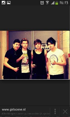 offficial5sos's profile picture. SHE LOOKS SO PERFECT