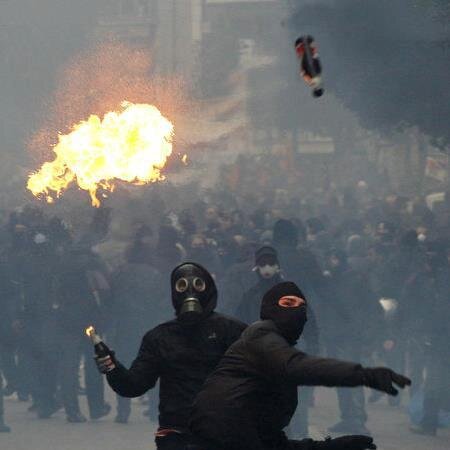 LA TOTAL ABOLICION DE CUALQUIER ESTADO EN EL PLANETA.