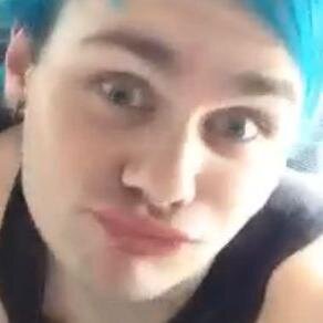 free follow.follow @55slashton bc she gave you this follow ask her for a follow back if you want to bc ily