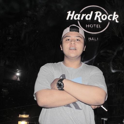 UditpsGede's profile picture. keep forward