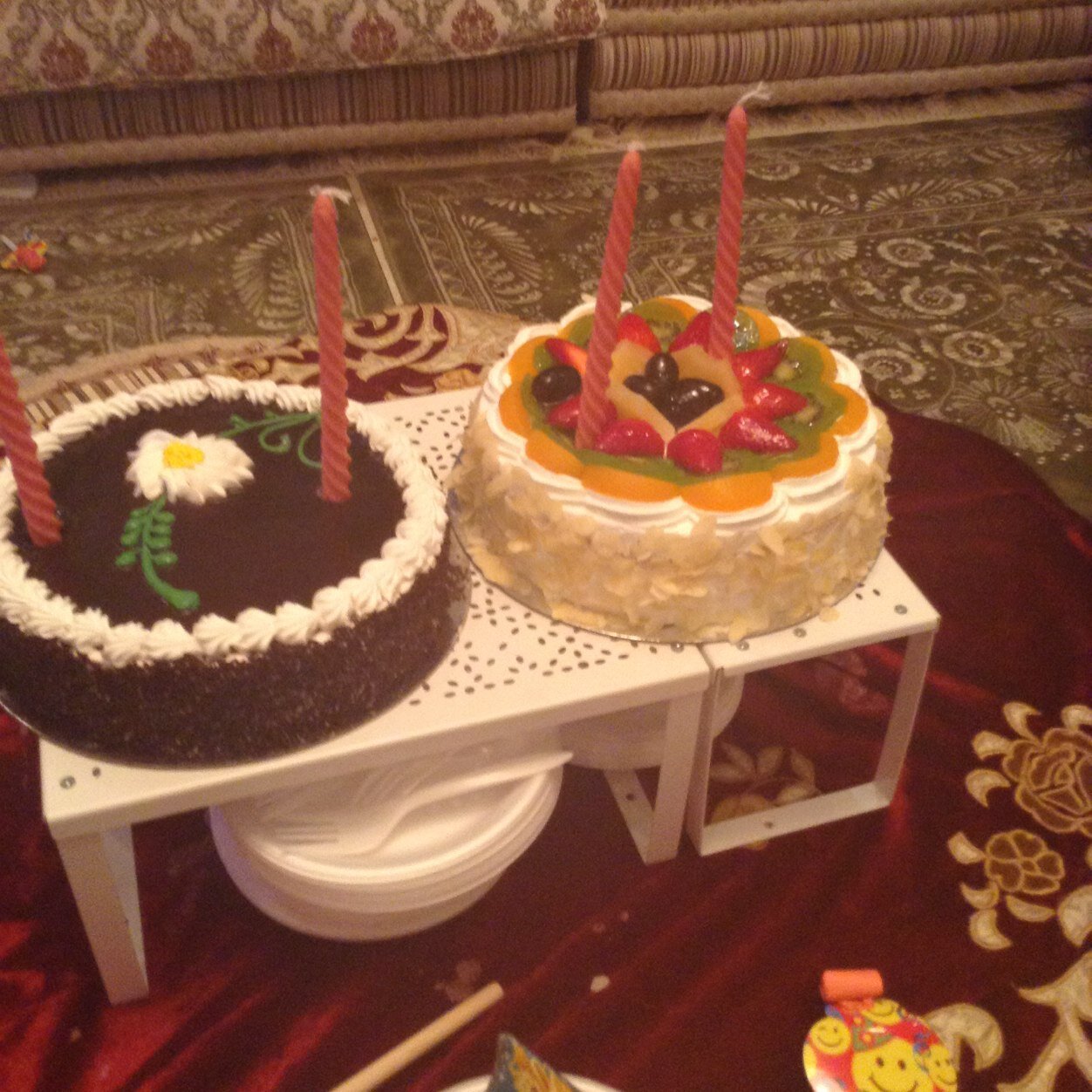 Kik: 3smar__3bar
Instagram: shamooas :) likes plz
Snapchat: shamooas_2
I blow my candle and my cousin nany in september 3
And welcome to my profile!! Give likes