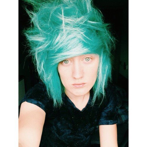 i make videos giving bad advice and go on world adventures, touching things i'm not supposed to.ㅤ ~ ㅤ http://t.co/mjvuxAUzTW 

 http://t.co/8AH884xGJz