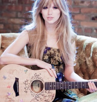 Indonesian Swifties. My heart stuck in Taylor Swift.