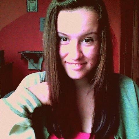 Hello:)) I live in Hungary. Directioner/Dancer♥  Ifollow me and followed back:3