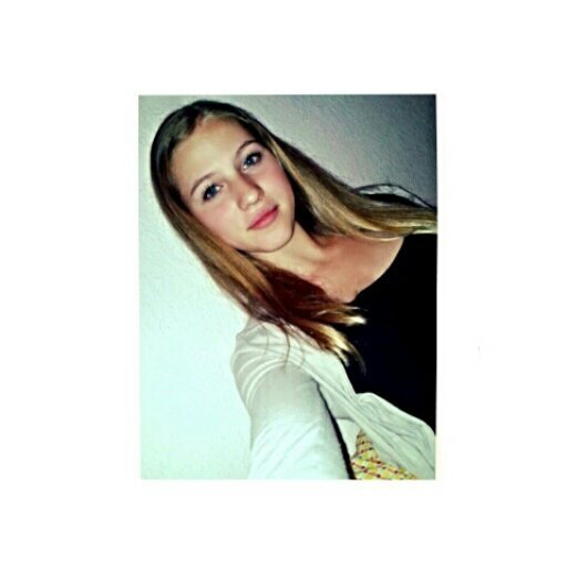 Lisa, Hester, Kim, Lisa, Anouk, Amy • Ga niet veranderen voor anderen  Ik hou van je x 'Amy