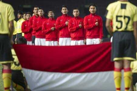 Timnas Indon Tak layak main bola!