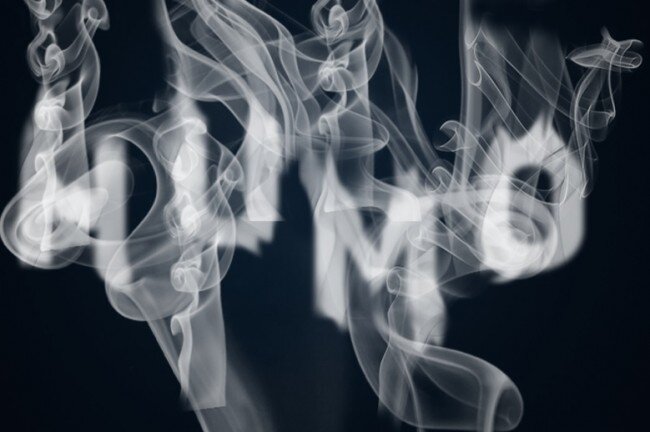 El humo fluye como la vida.... Al ritmo de la musica