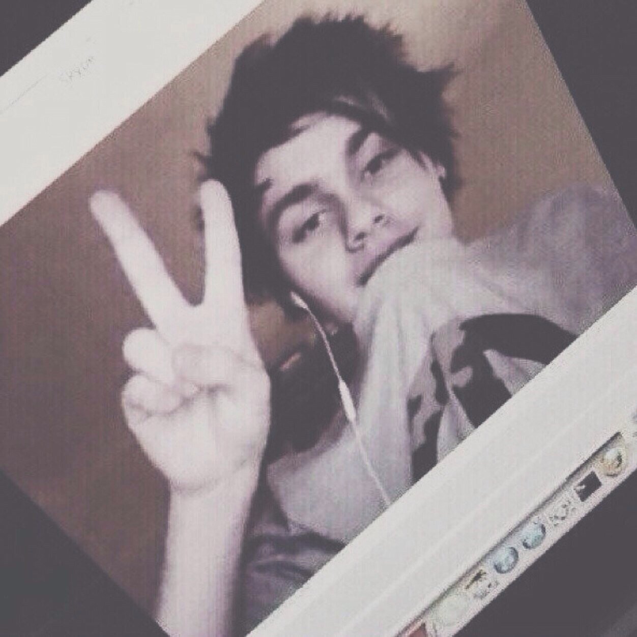 free follow from @mcIiffvrd !! follow me if you want  i follow back 5sos accs