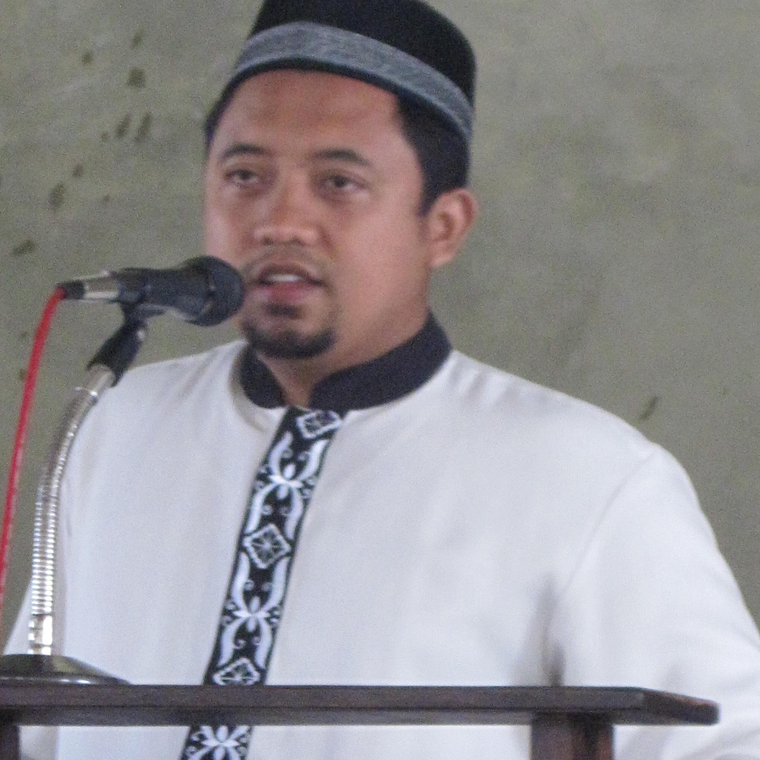 AliAhmudiAchyak's profile picture. 