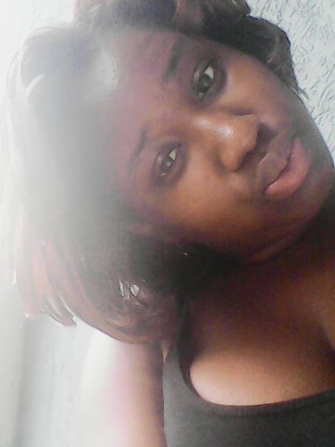 Sugar, Spice, n Everything Nice ;) ,
worry less, smile more:)
 kik: tiarabj, insta: tee_curl, RBC'15
