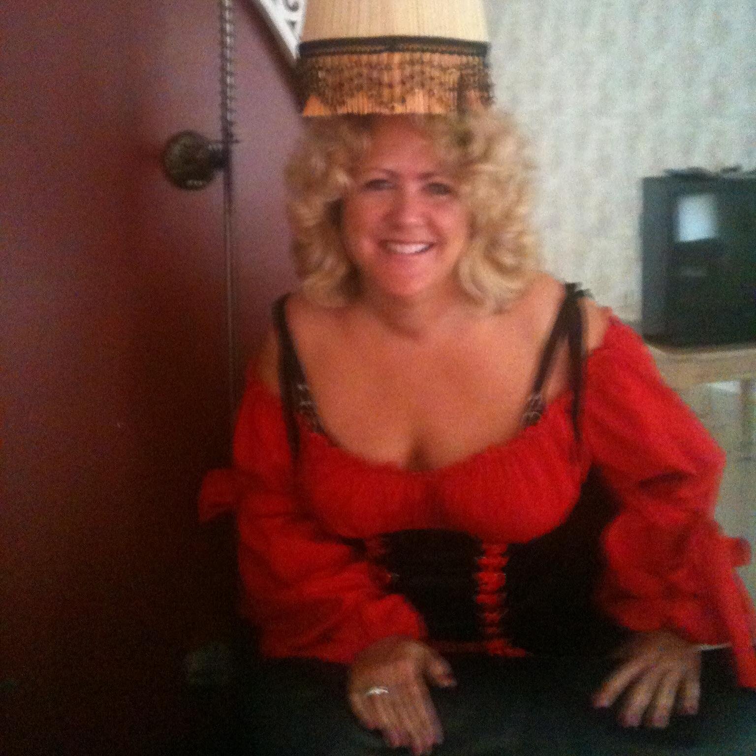 KarinHoward03's profile picture. What is my next dream?