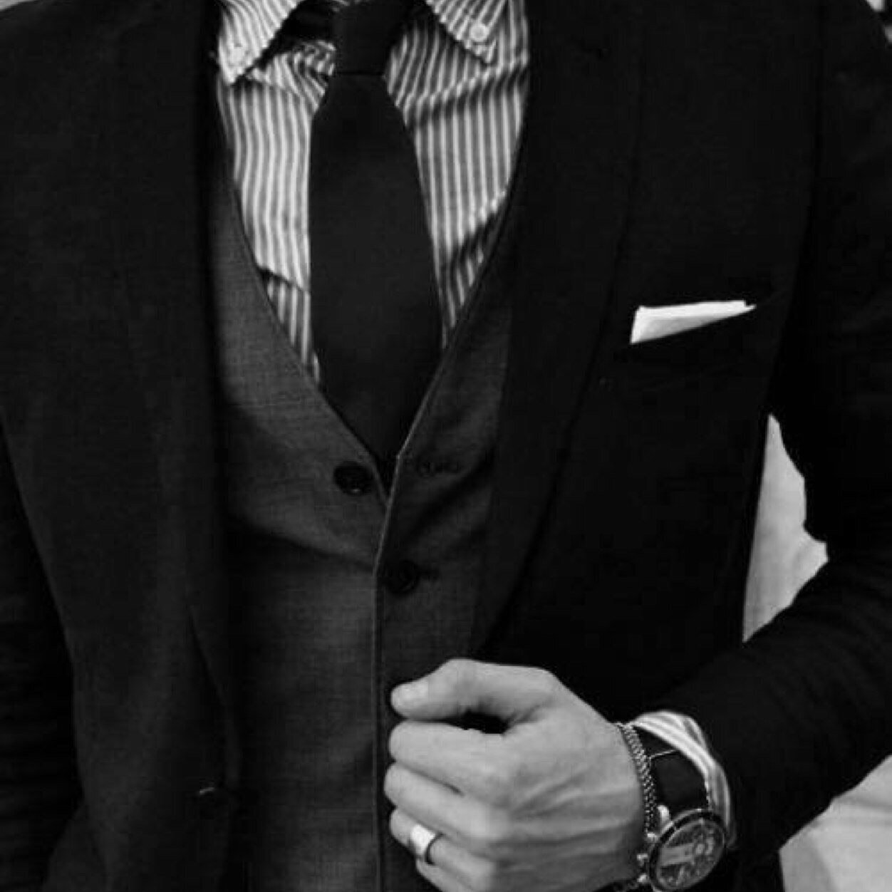 tareq3060's profile picture. ‏فيّ قآنونْ كِبريآئيّ ؛ لآ آحِبُ آمتِلآكّ آلأشيآءّ آلمُتآحَهّ لِلجَميع،،ّ