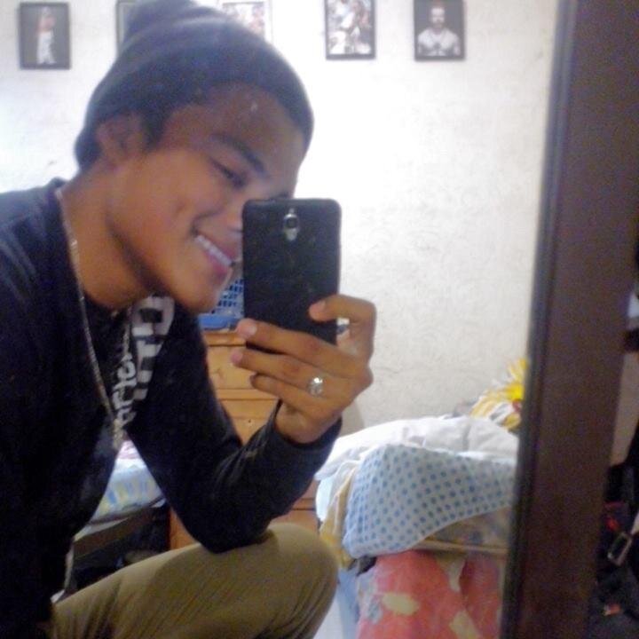 EdrsBrrer's profile picture. Nunca te des por vencido, las grandes cosas tienen su tiempo.