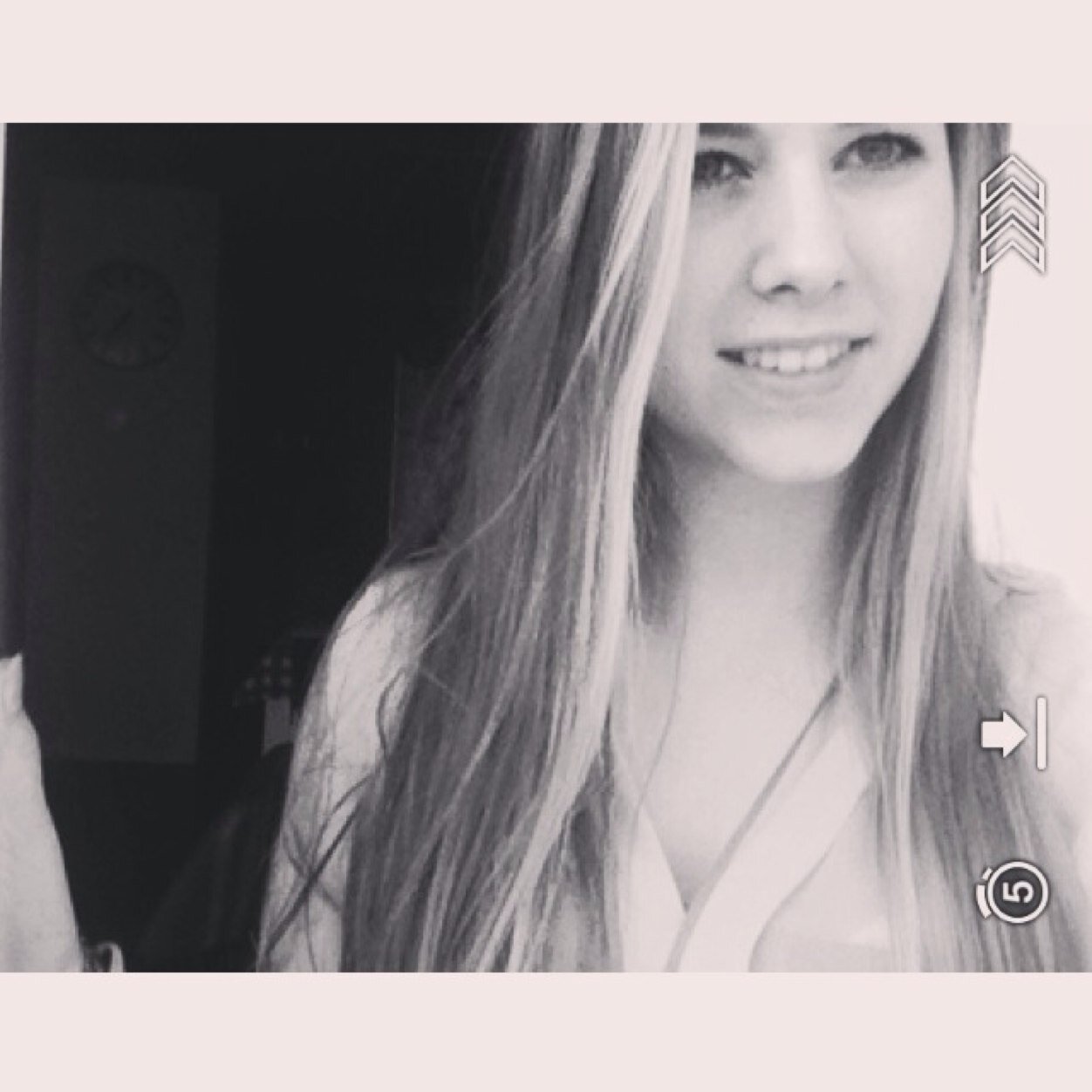 Loveyoubestieneverwannaloseya'xo room • Taken ♡