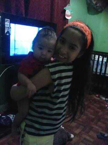 alinaflores904's profile picture. 