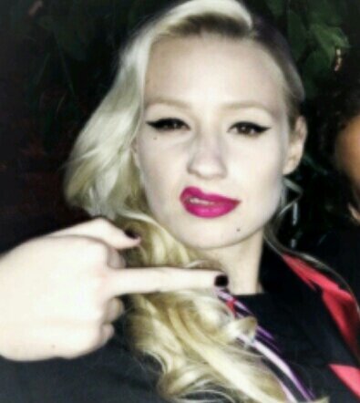 Iggy Iggy pussy illy