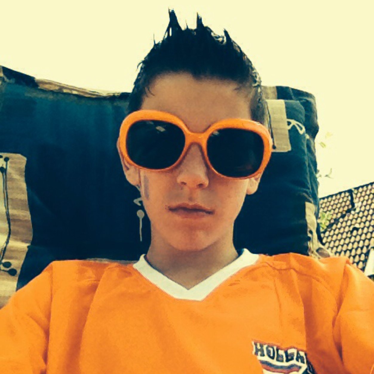 Yoo man 

Follow me i follow back
