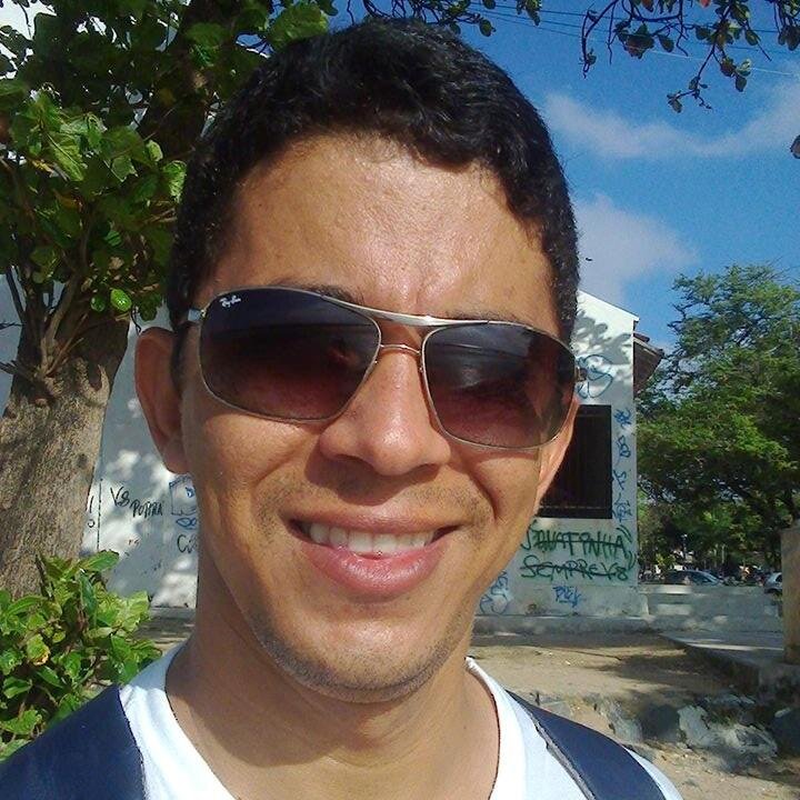 Cristão protestante, amo a Deus, família e amigos e novos amigos são sempre bem vindos.