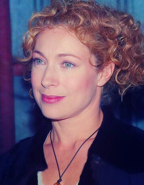 Hello Sweeties, my Name is Doctor Professor River Song. I'm an Archaeologist. My husband is the lovely Doctor. I love him with all my heart. [RP +18, BI, MVRP]