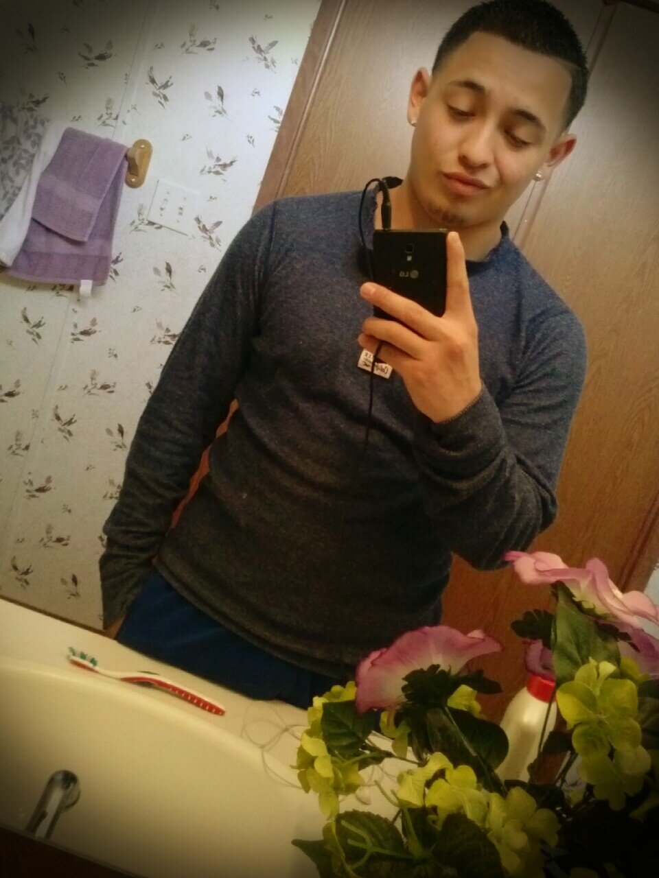 Jovah17's profile picture. God, Family, Music.                                                               Singer/Writer/Artist