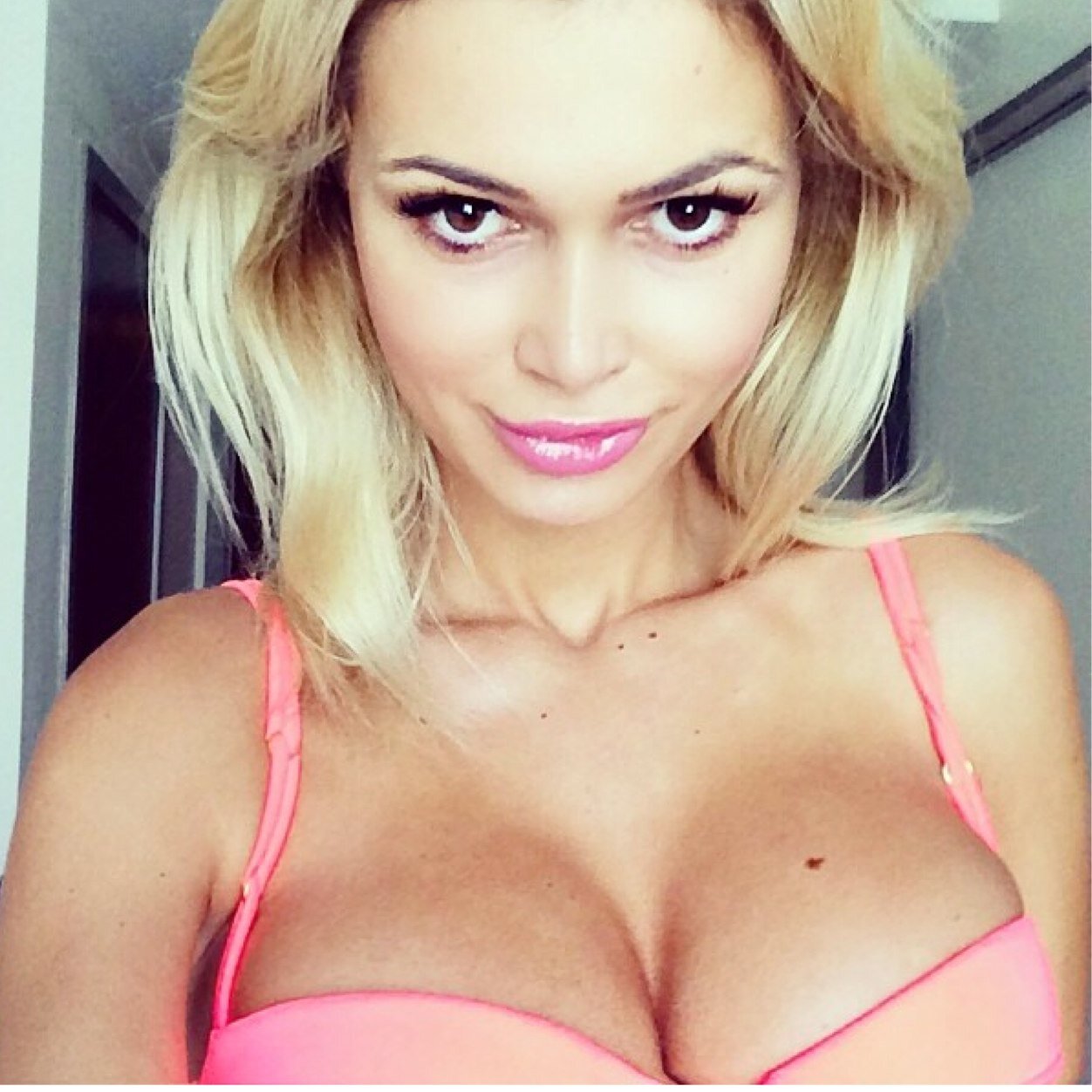 LA Miami loves to travel discreet funny blond and not dumb