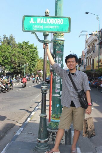 Asep_hp's profile picture. Seorang yang terlanjur jatuh cinta pada tari, musik dan kamu!!