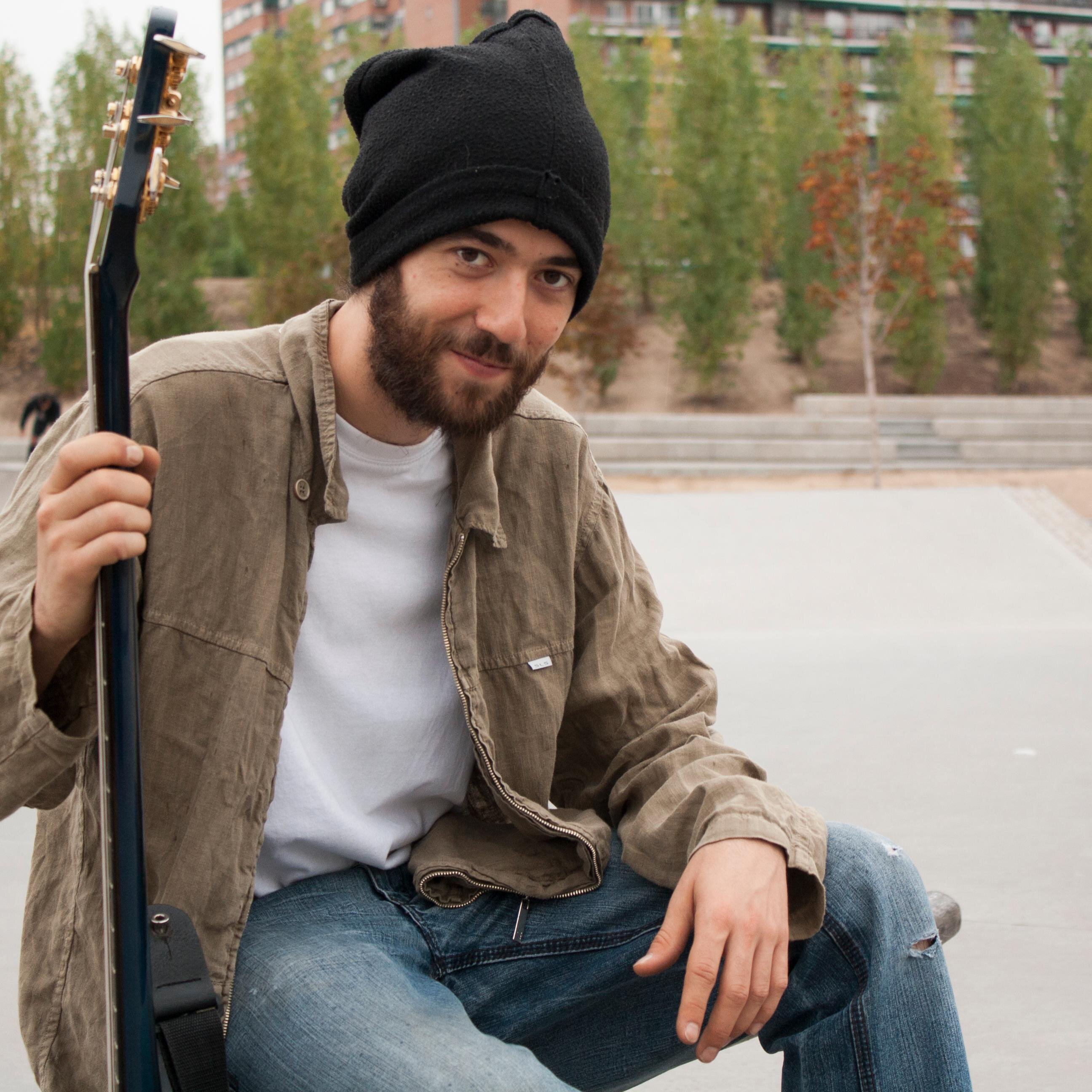 Guiyerbass's profile picture. Bajista experto en pizzas en: Mandanga, Watch Out, Misdom, The Black Bones, Caldo Magno...