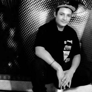 me gusta cantar RAP,bailar break dance y actuar.