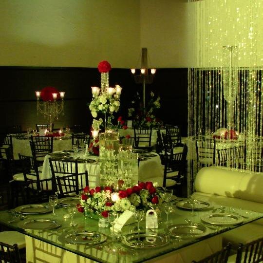 Salón de Eventos ubicado en Blvd. Adolfo López Mateos Segundo Nivel del Metro tel.(833)1260311