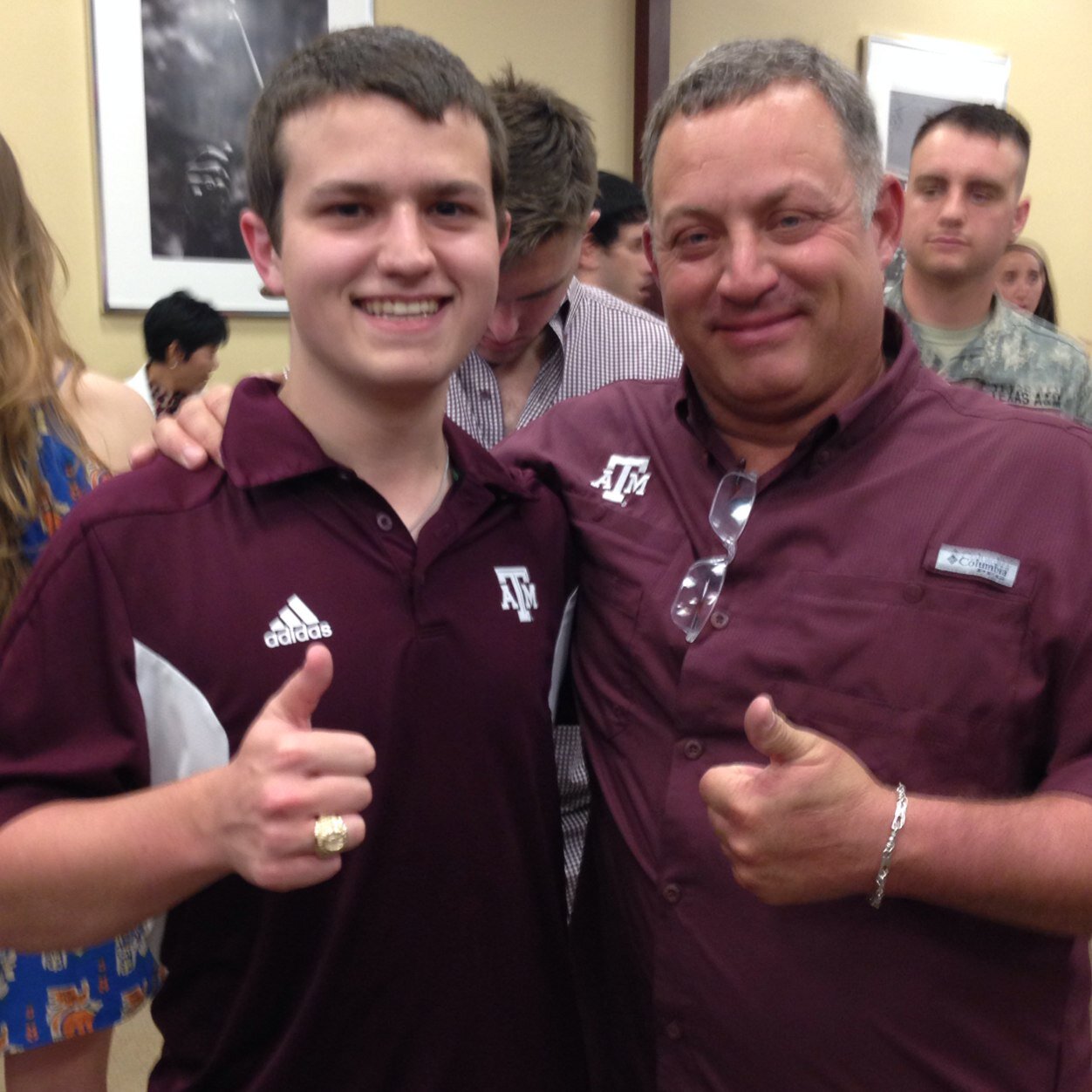 hunterenderle's profile picture. I'm Hunter and I'm a twitter addict...